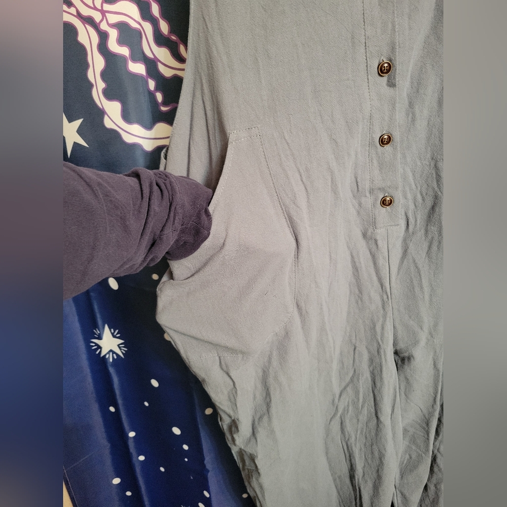 Amazon Sleeveless Button-Front Jumpsuit in Gray - Picture 3 of 10